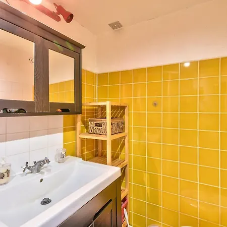 For 4 People In The City Center Daire *