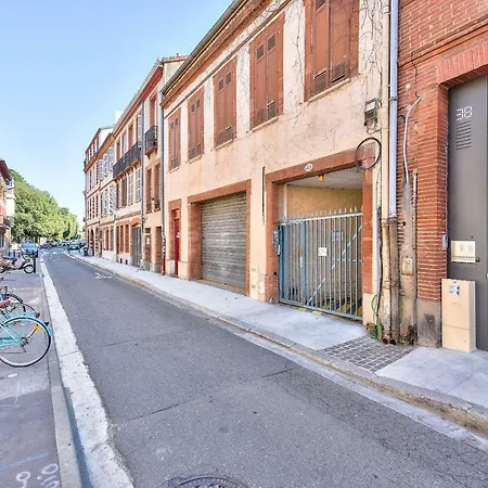 For 4 People In The City Center Apartment